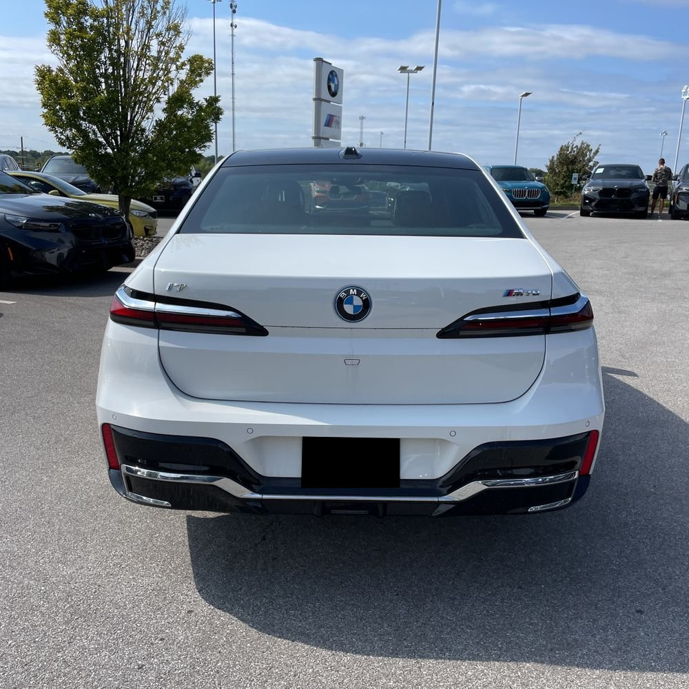 2024 BMW i7 M70