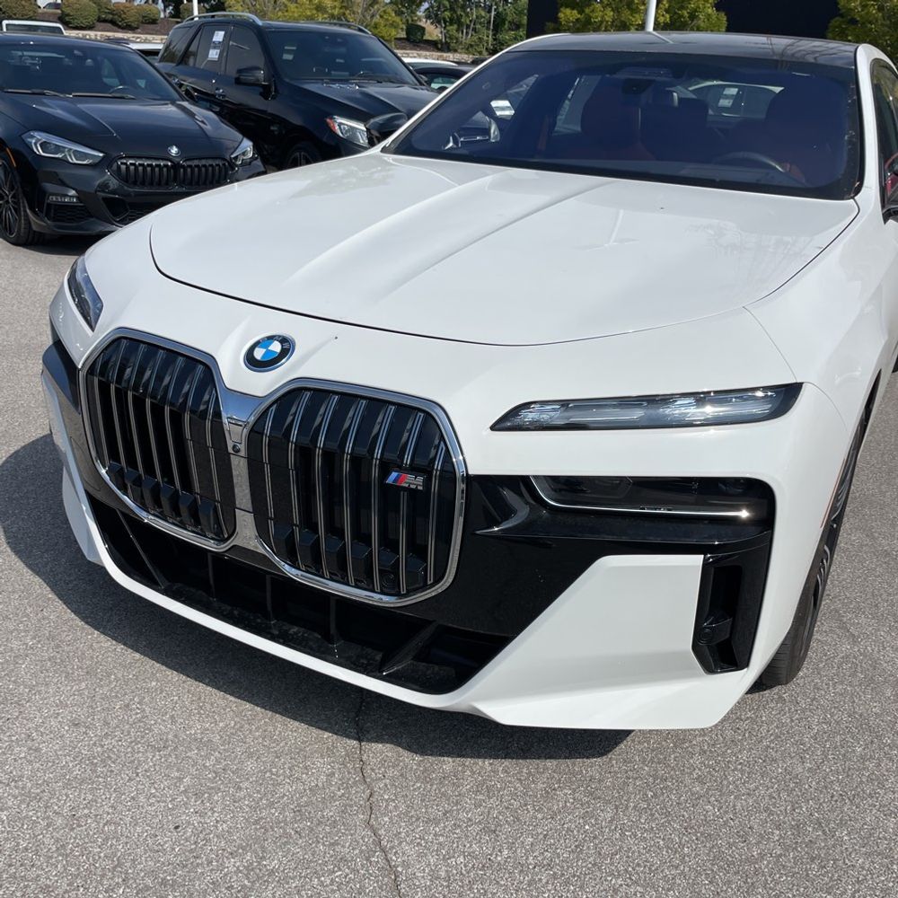 2024 BMW i7 M70