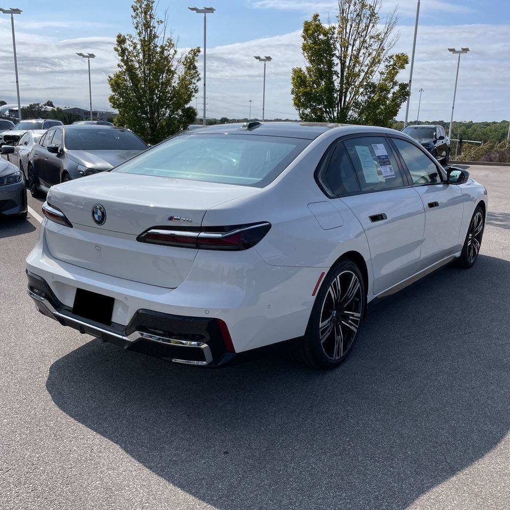 2024 BMW i7 M70