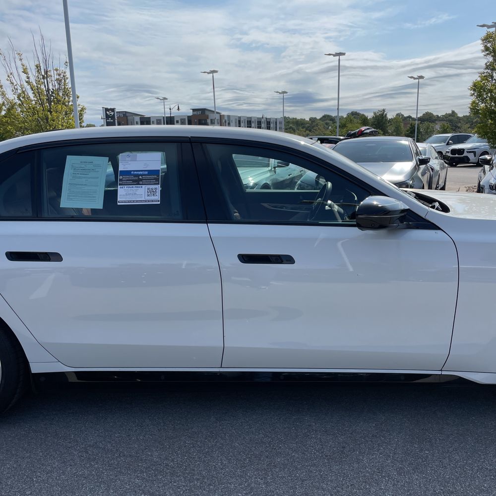 2024 BMW i7 M70