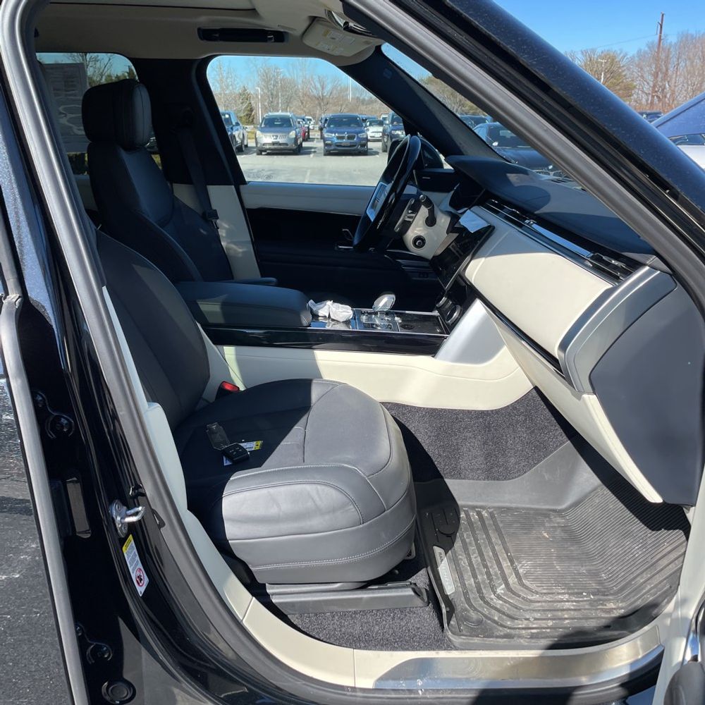 2023 Land Rover Range Rover P530 SE