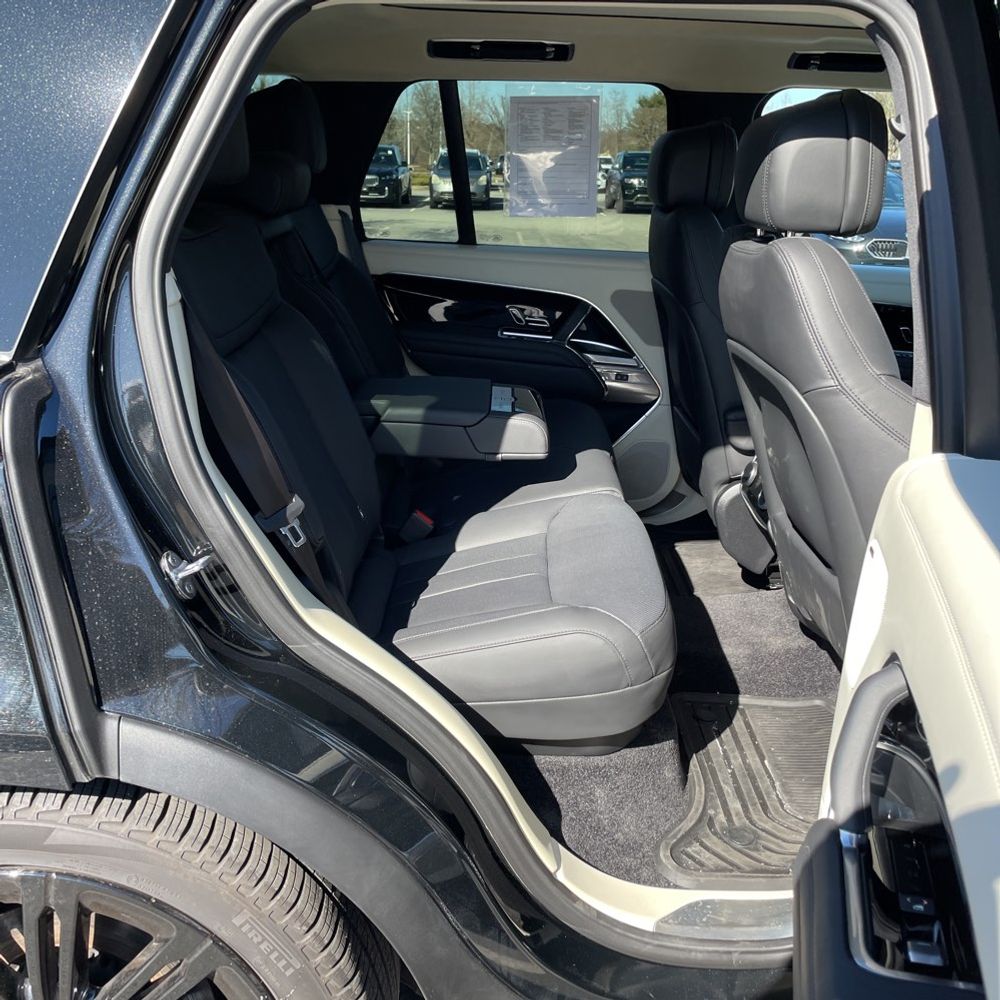 2023 Land Rover Range Rover P530 SE