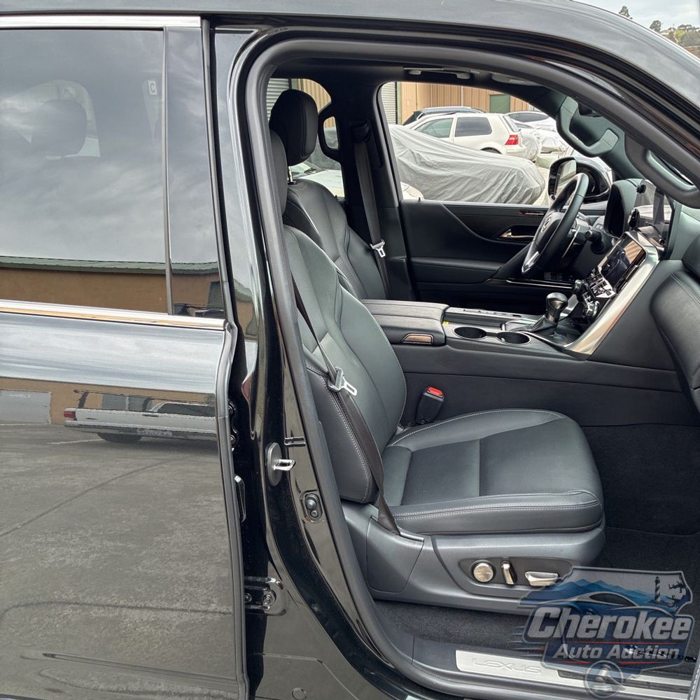 2024 Lexus LX 600 Premium
