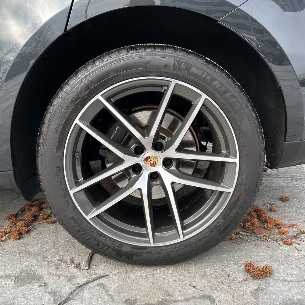 2024 Porsche Macan Base