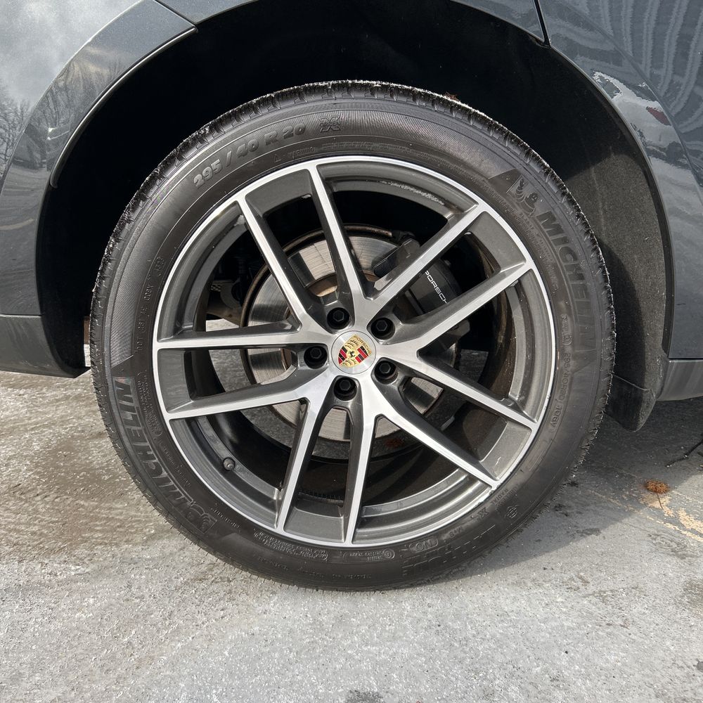 2024 Porsche Macan Base
