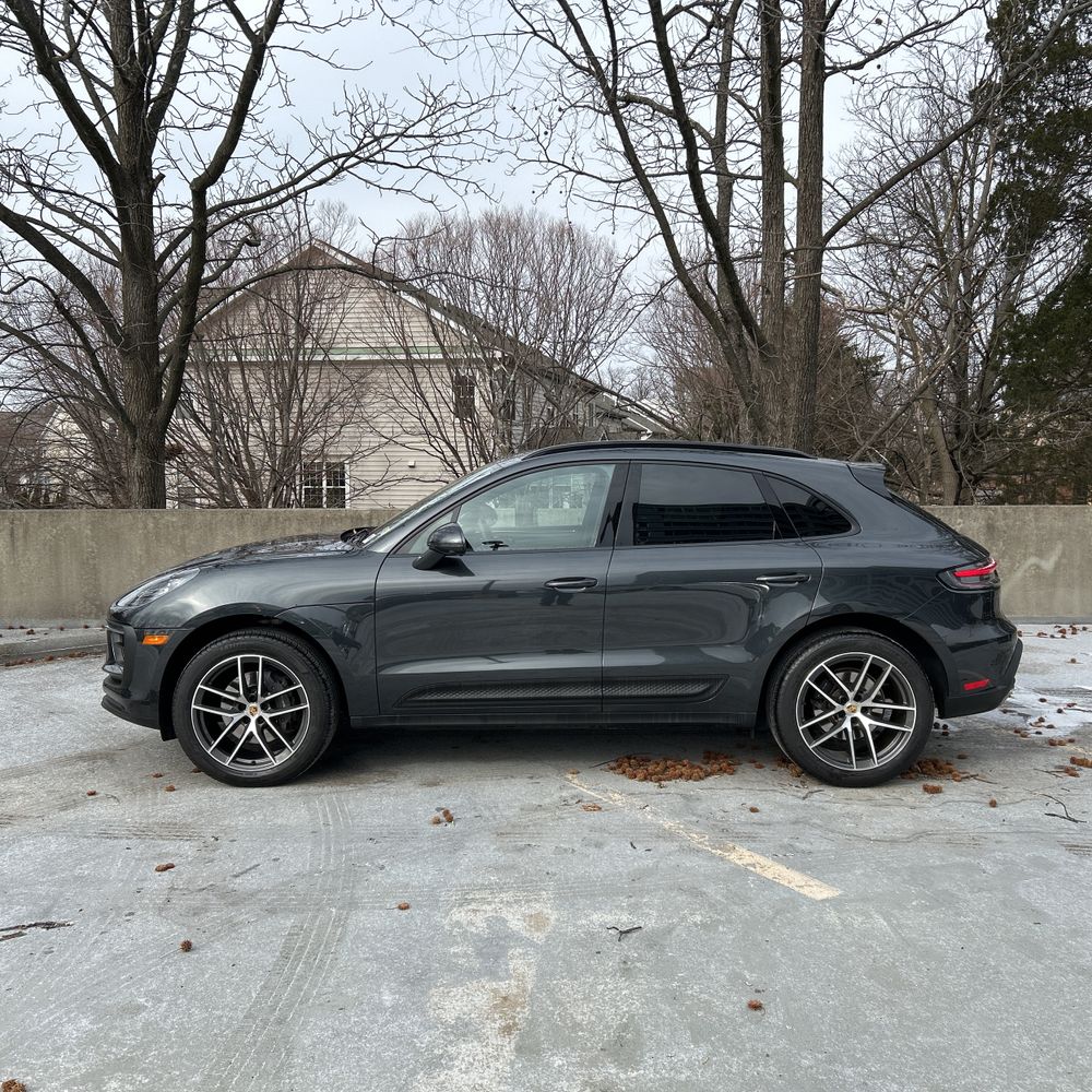 2024 Porsche Macan Base