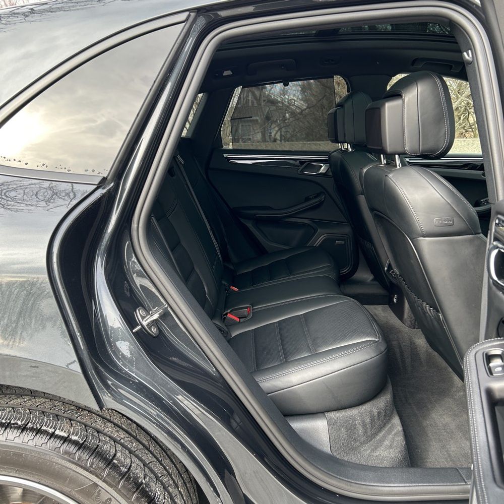 2024 Porsche Macan Base