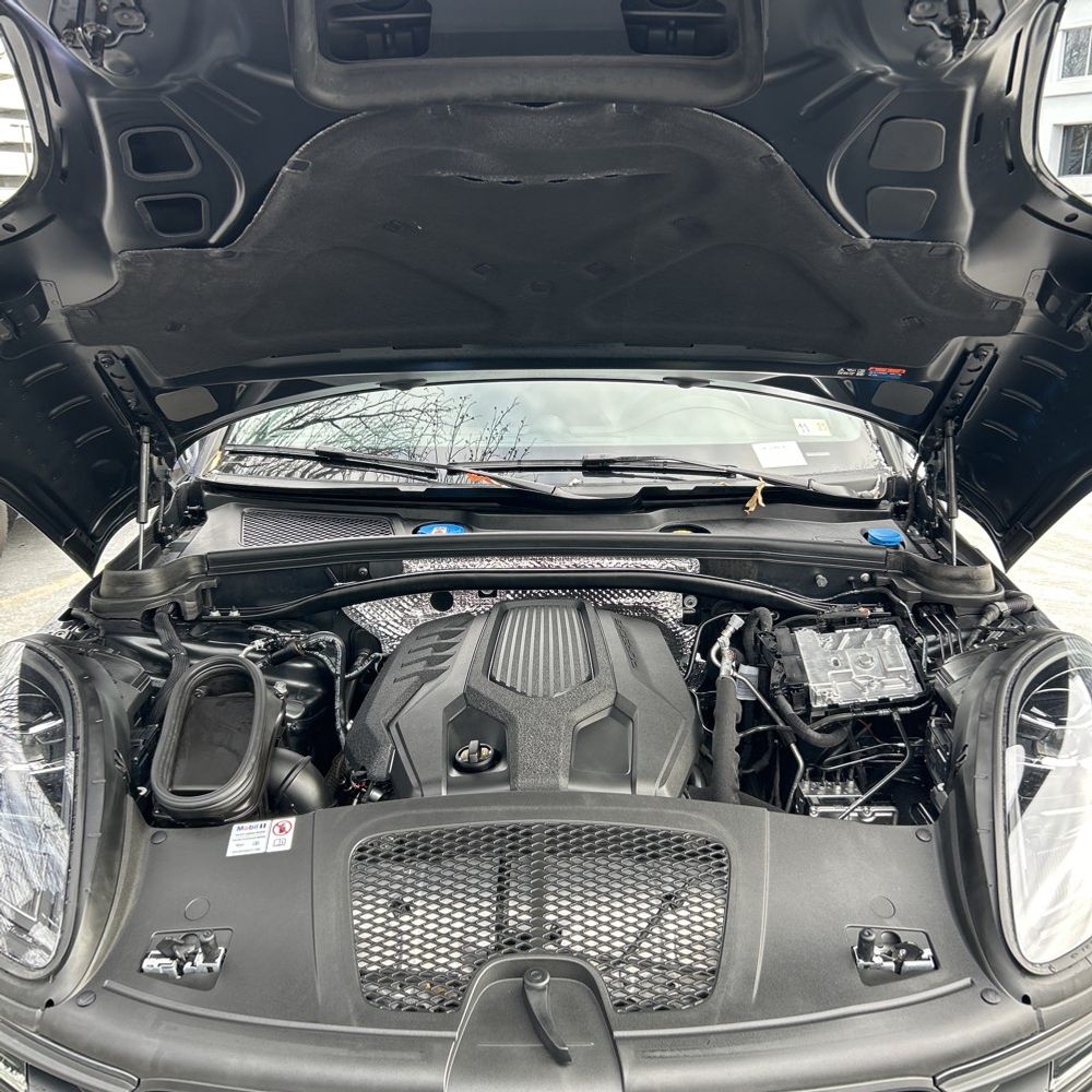 2024 Porsche Macan Base