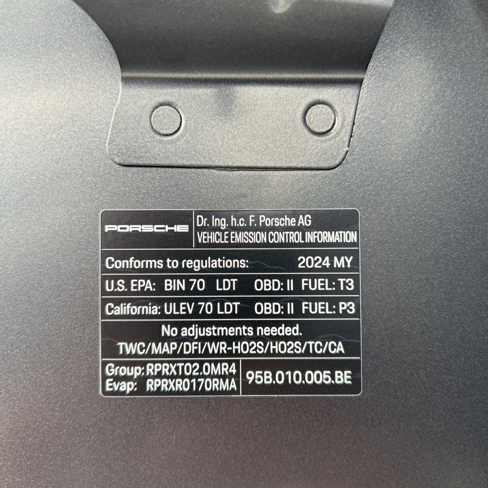 2024 Porsche Macan Base