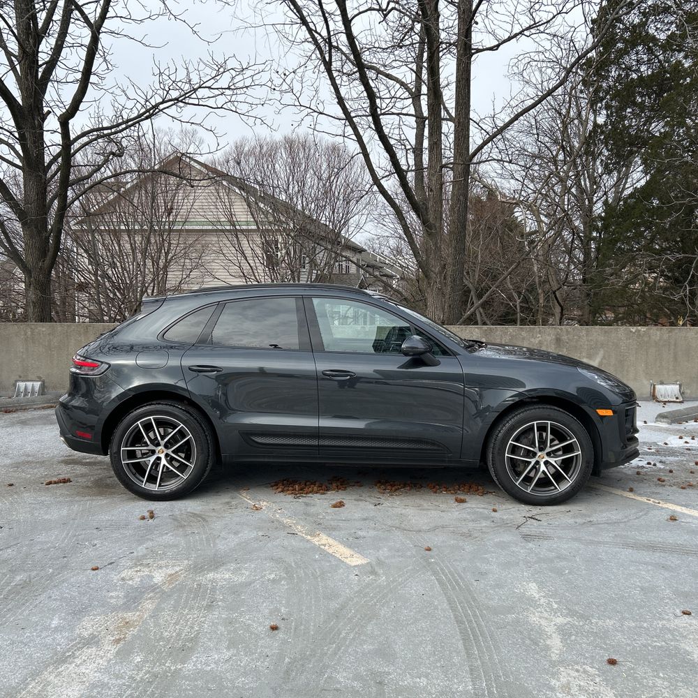 2024 Porsche Macan Base