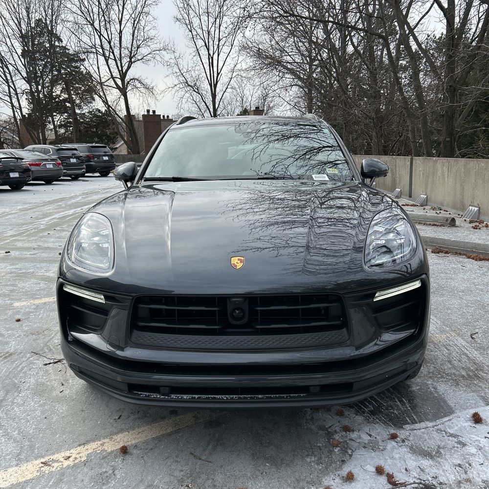 2024 Porsche Macan Base