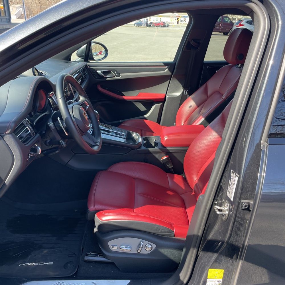 2023 Porsche Macan S