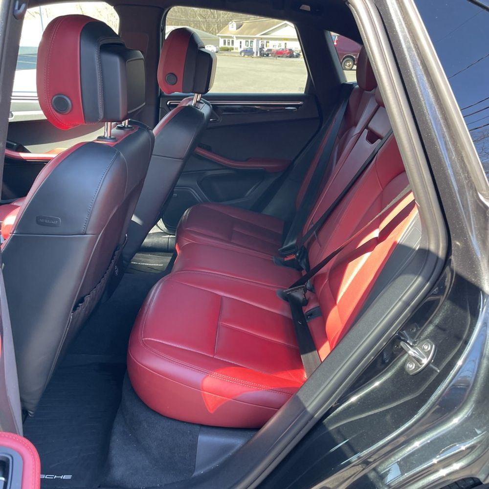 2023 Porsche Macan S