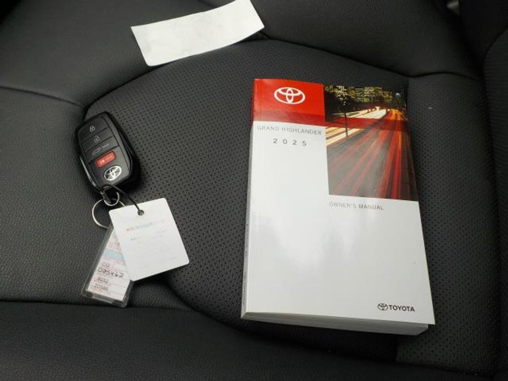 2025 Toyota Grand Highlander XLE