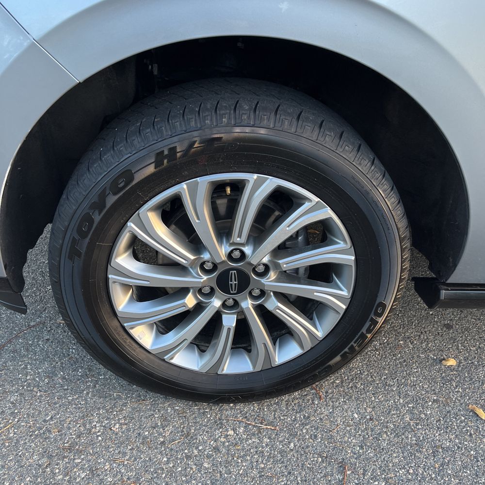 2023 Lincoln Navigator Standard
