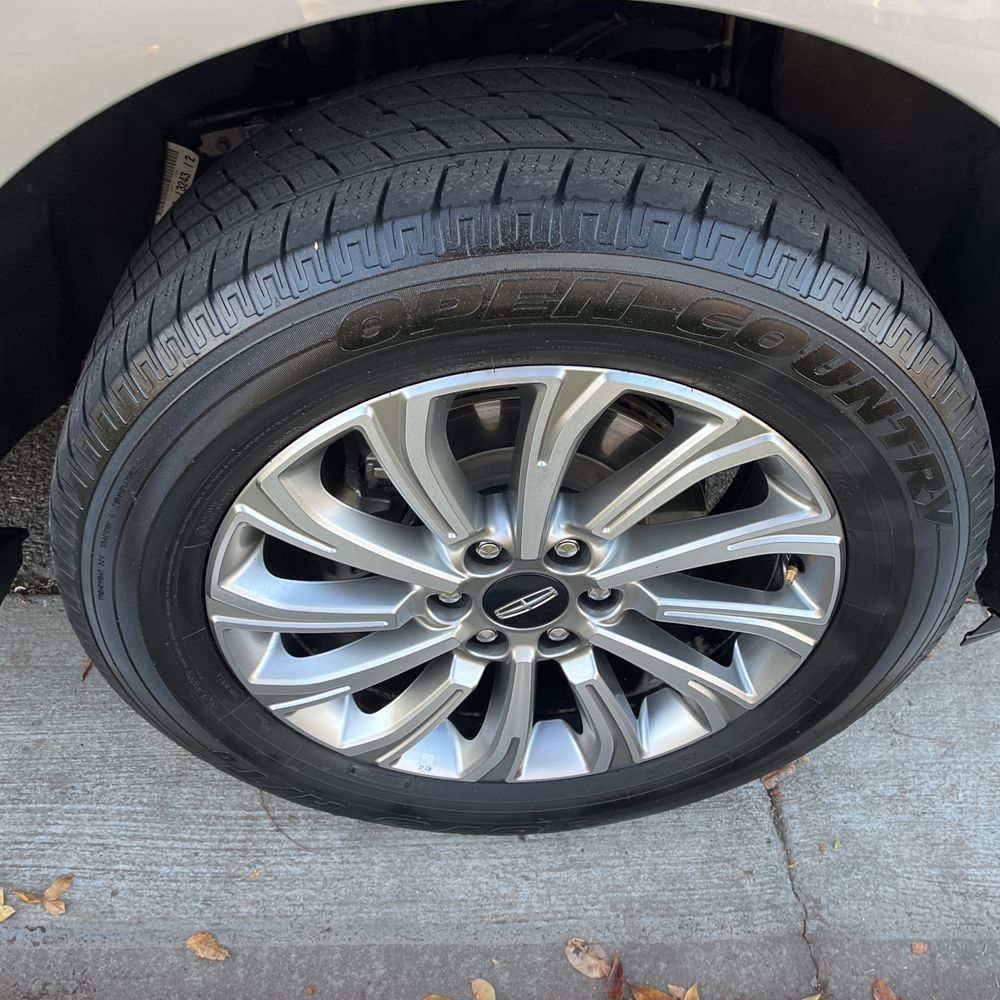 2023 Lincoln Navigator Standard