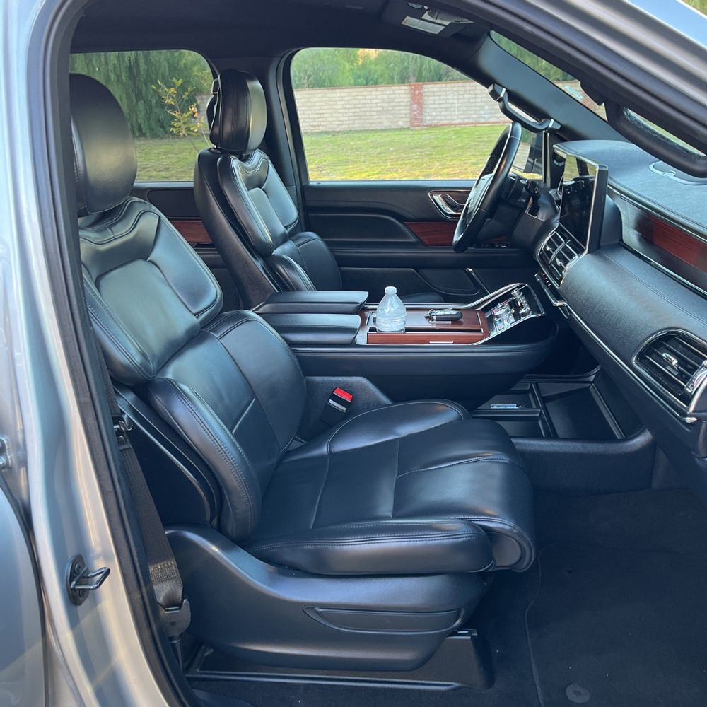 2023 Lincoln Navigator Standard