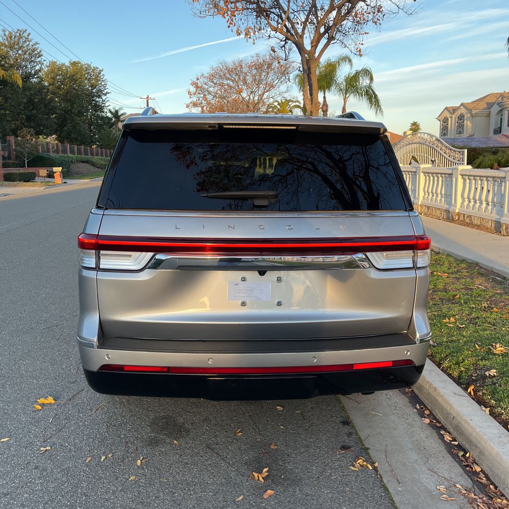 2023 Lincoln Navigator Standard