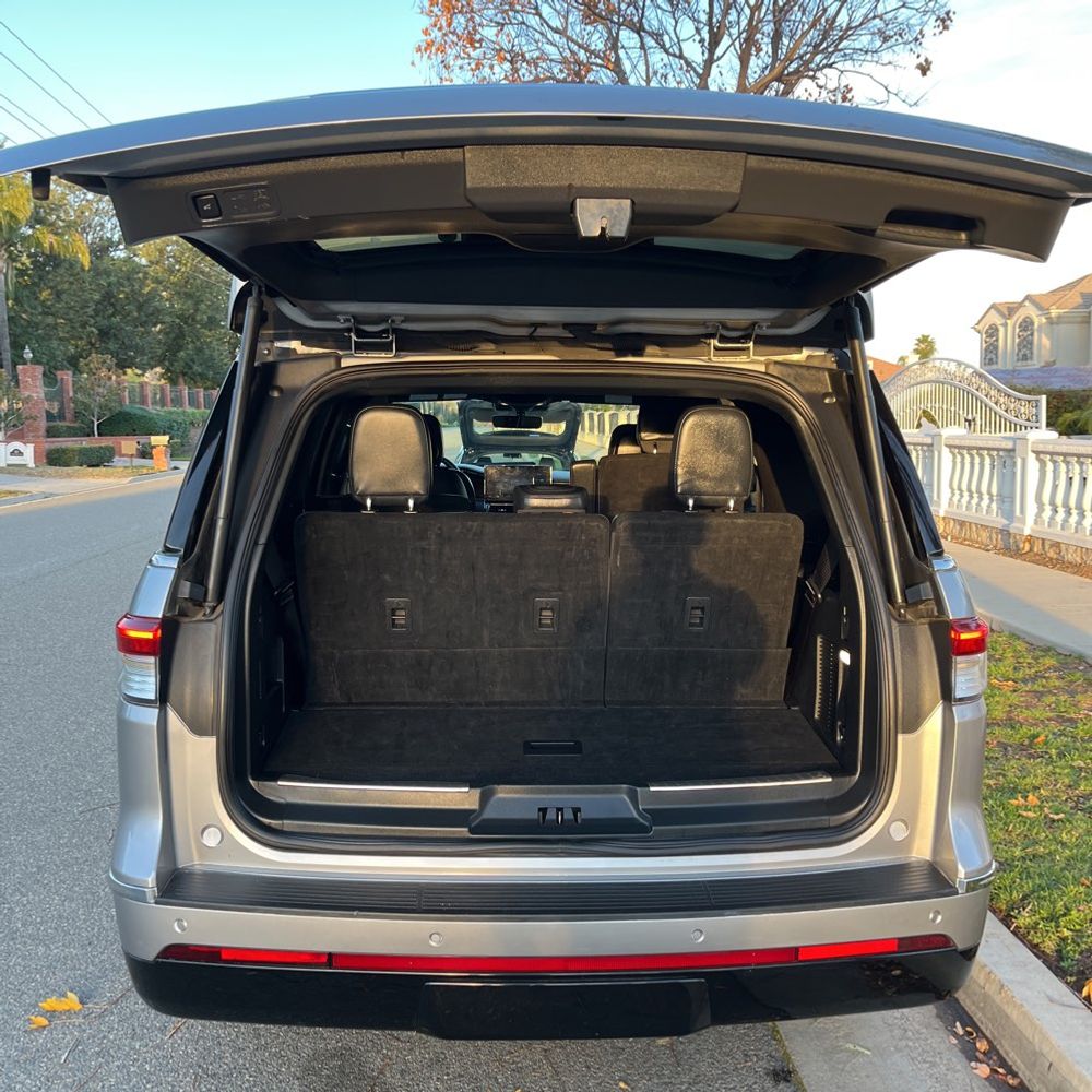 2023 Lincoln Navigator Standard