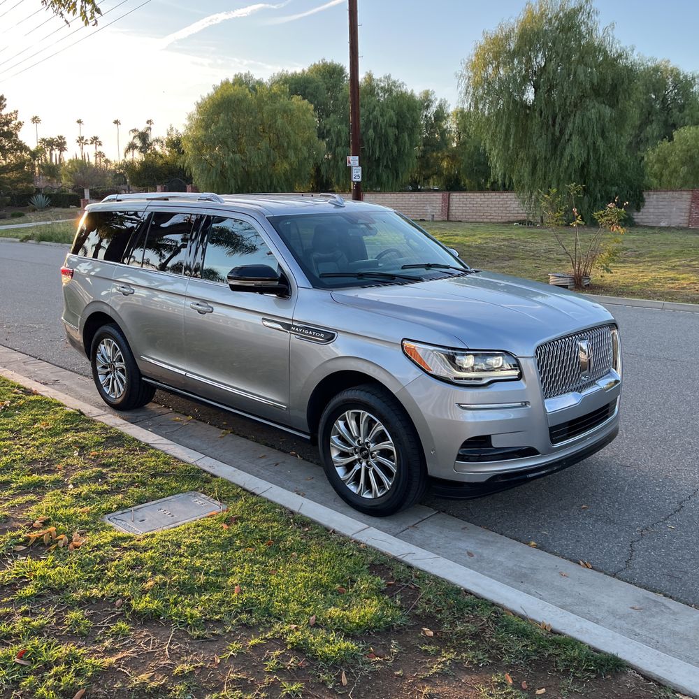 2023 Lincoln Navigator Standard