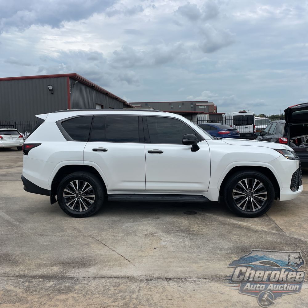 2022 Lexus LX 600 Premium