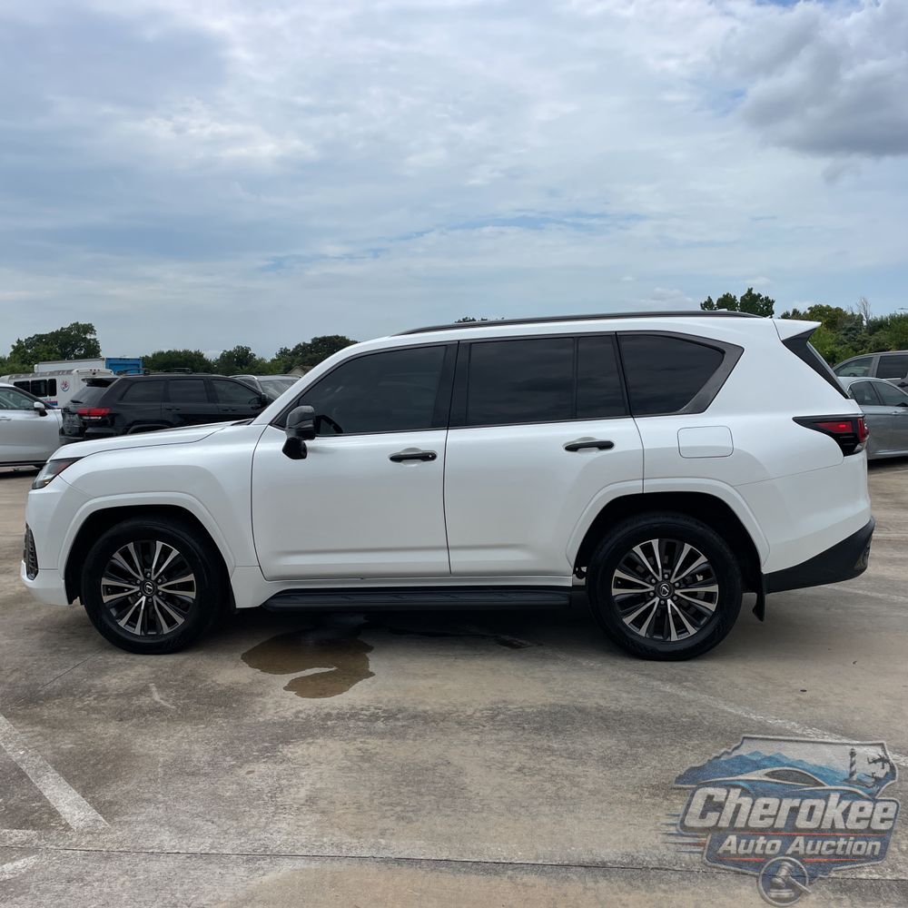 2022 Lexus LX 600 Premium