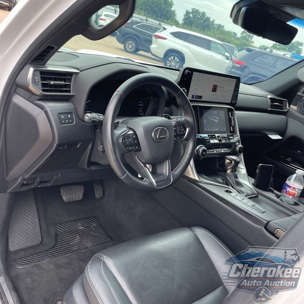 2022 Lexus LX 600 Premium