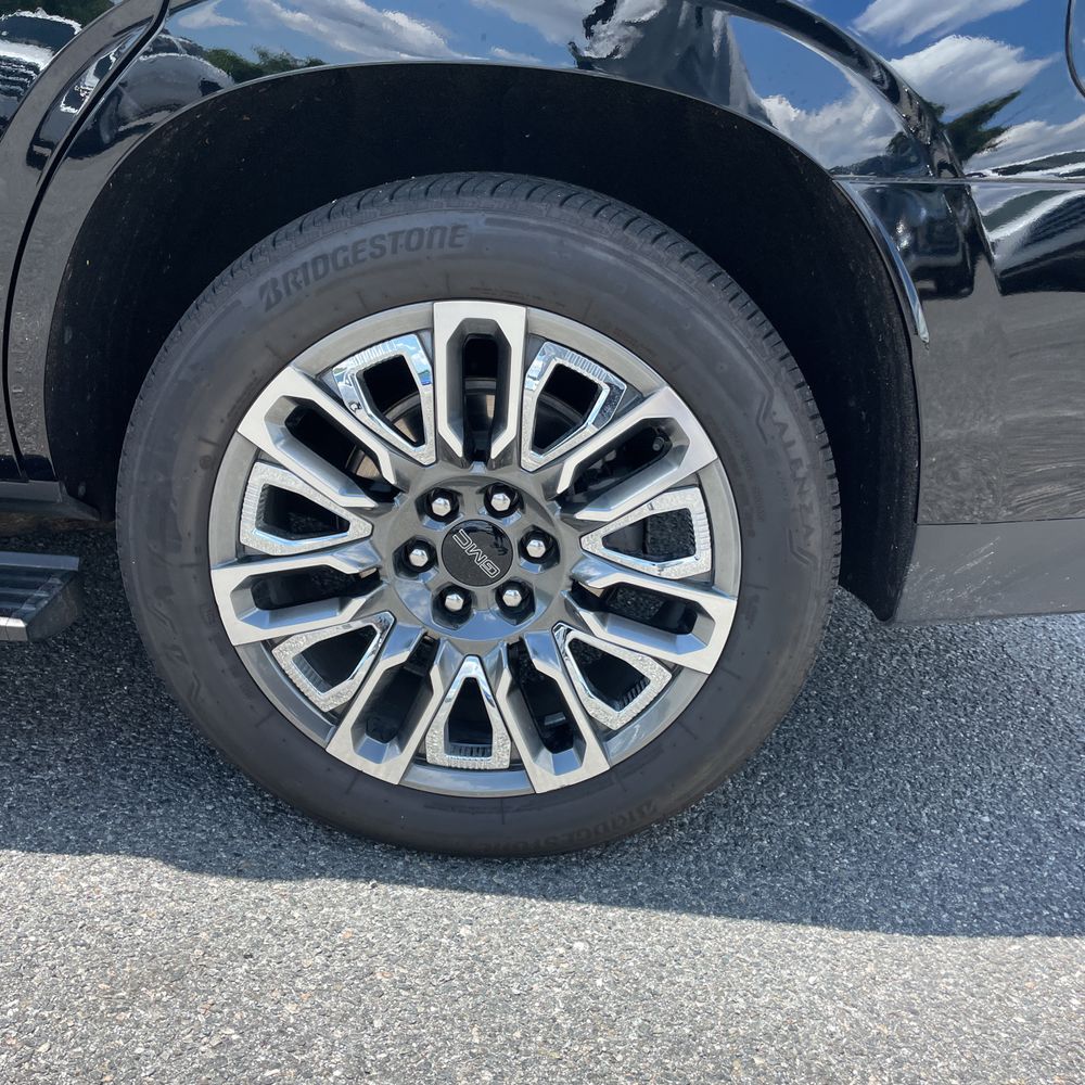 2023 GMC Yukon Denali Ultimate
