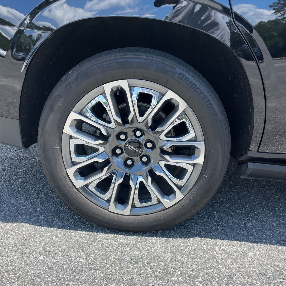 2023 GMC Yukon Denali Ultimate