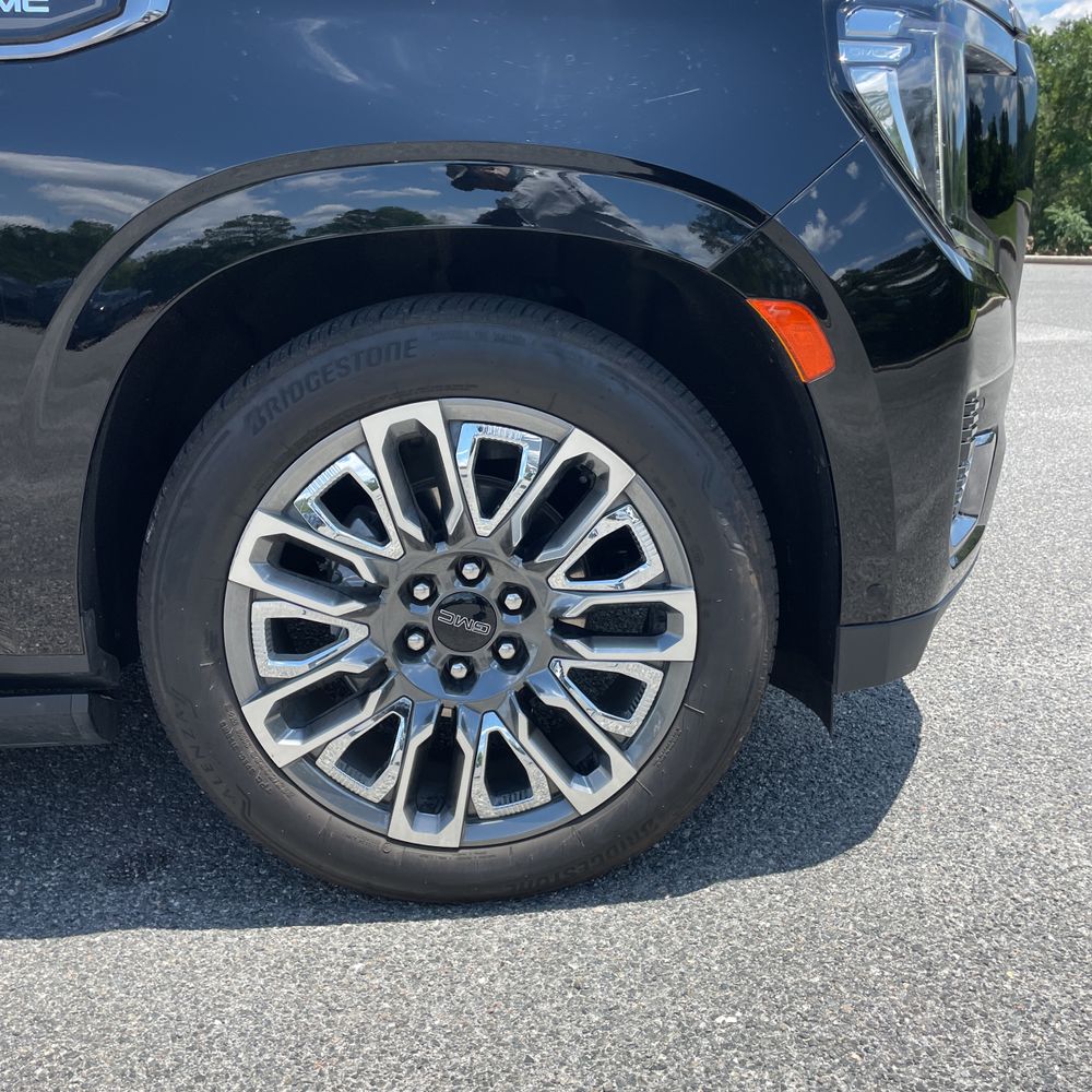 2023 GMC Yukon Denali Ultimate