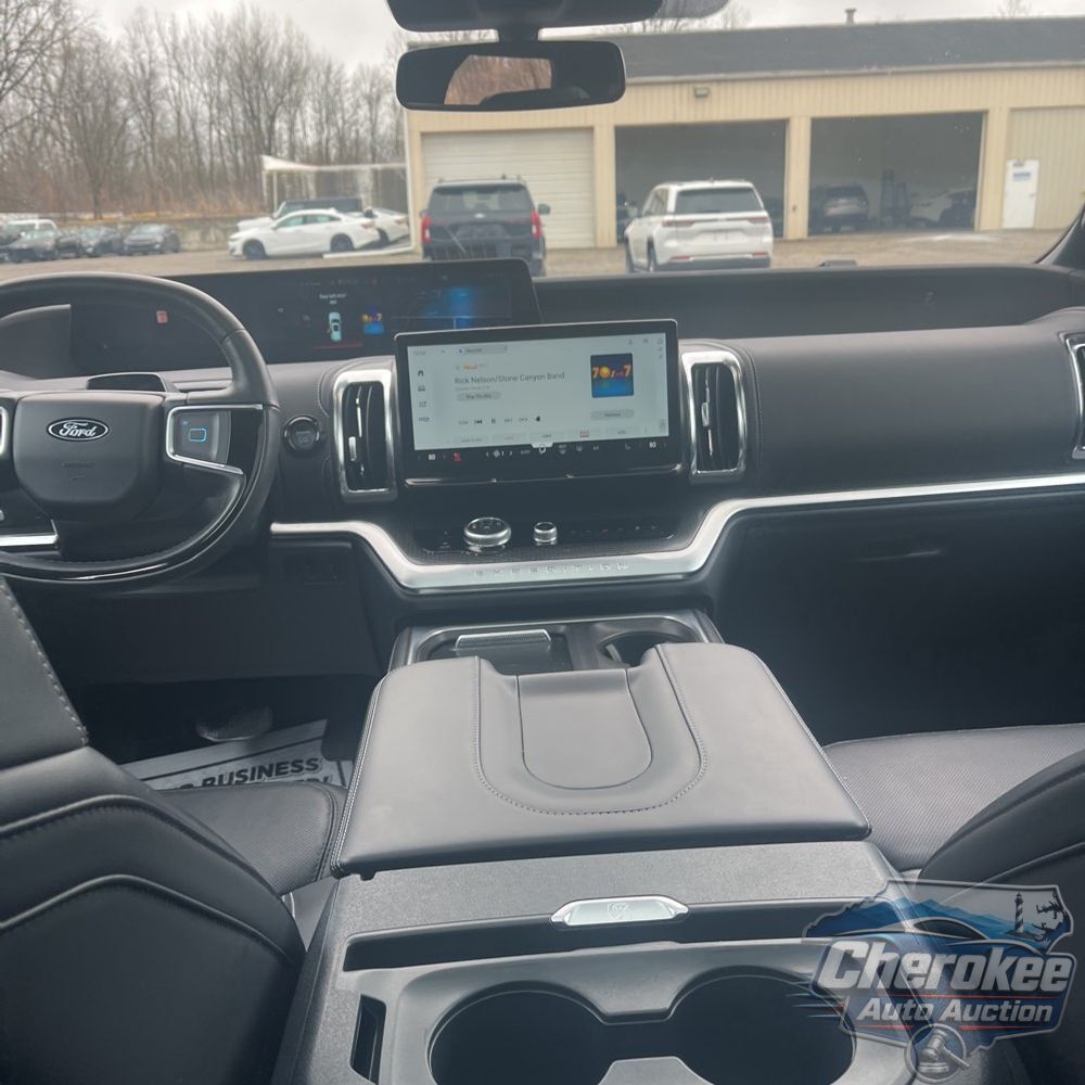 2025 Ford Expedition Max Platinum