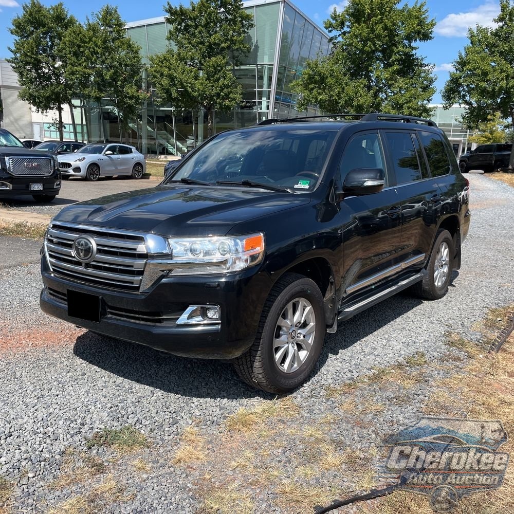 2017 Toyota Land Cruiser Base