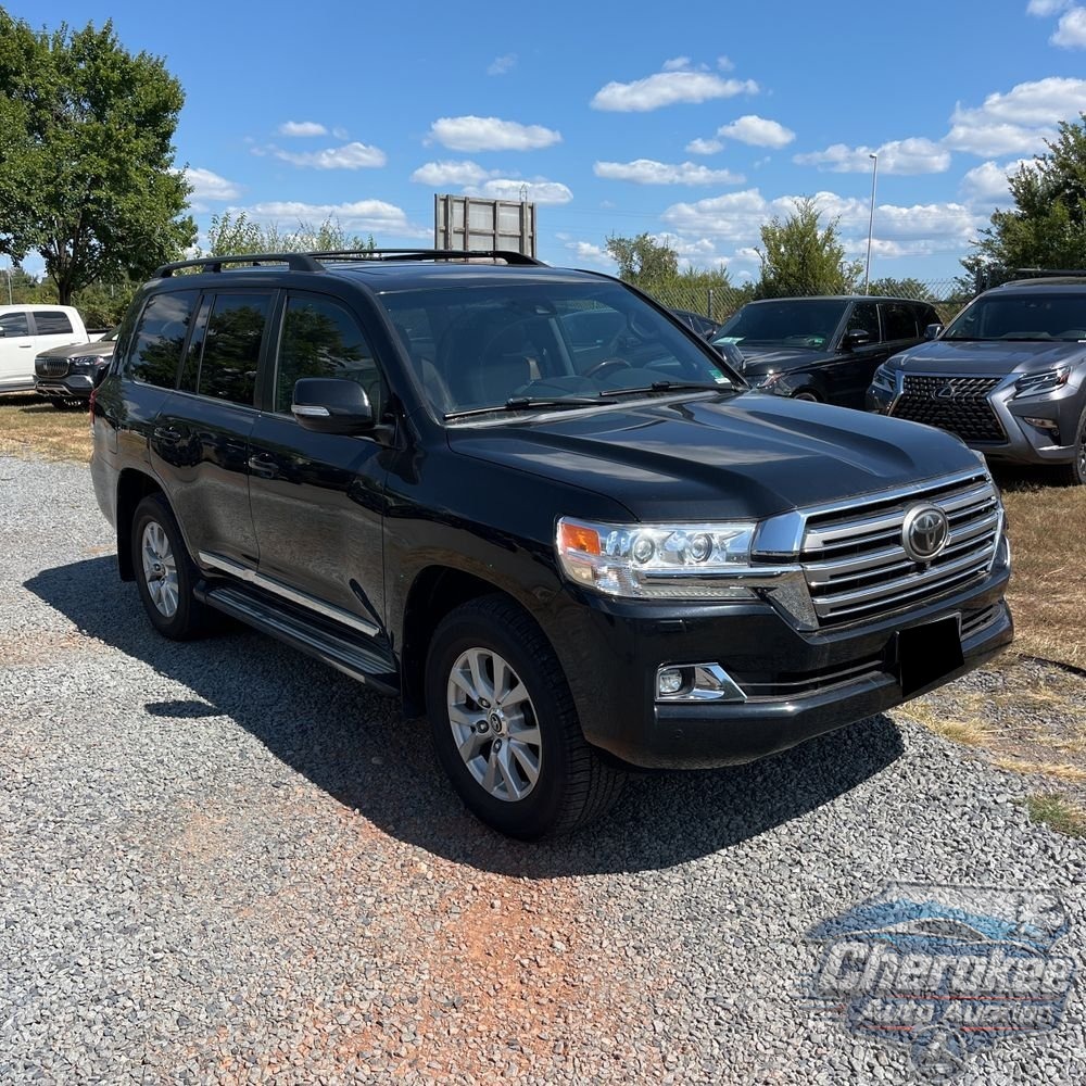 2017 Toyota Land Cruiser Base