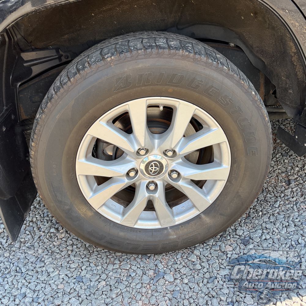 2017 Toyota Land Cruiser Base