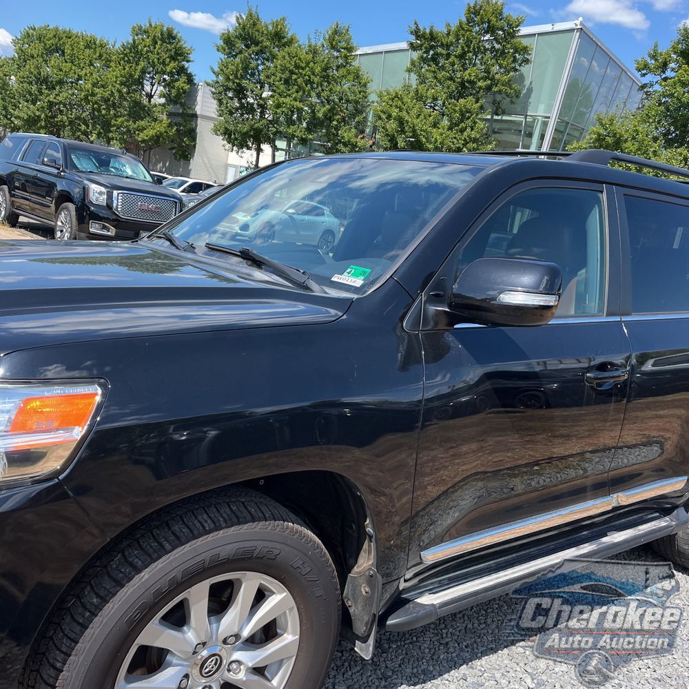 2017 Toyota Land Cruiser Base