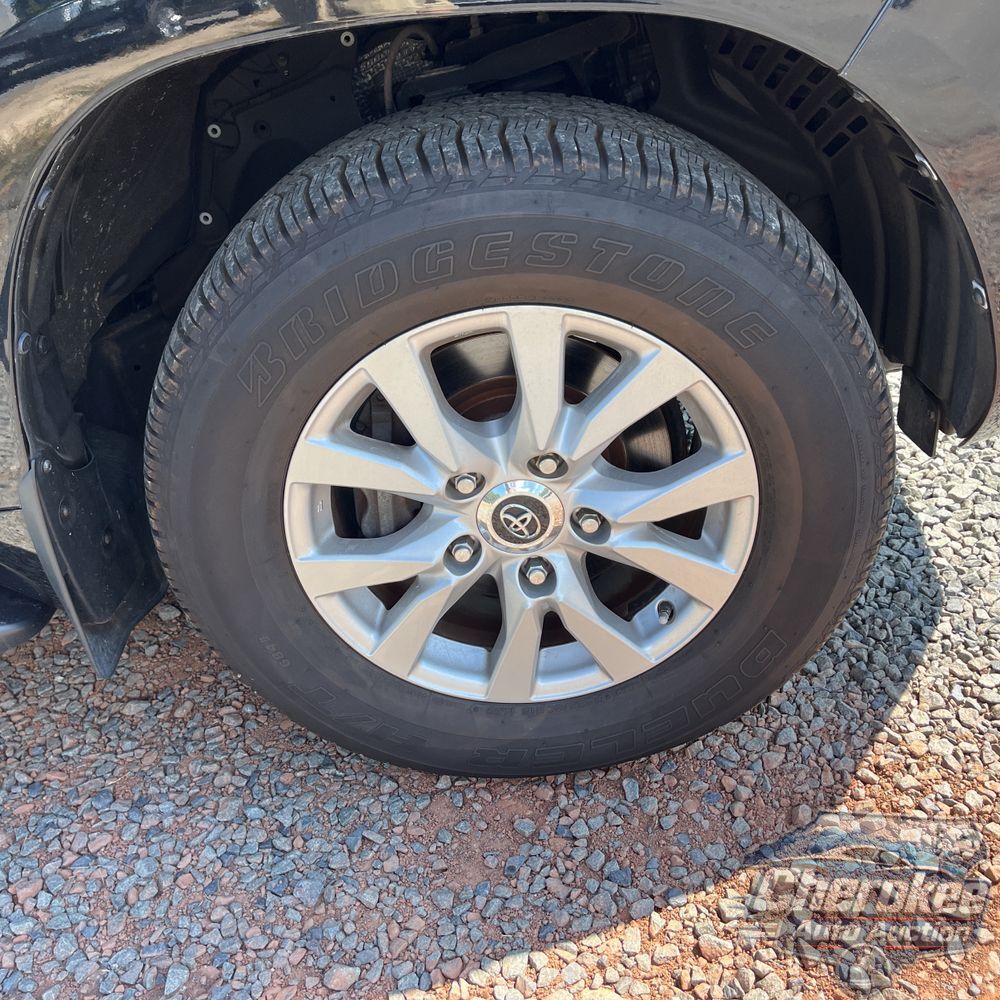 2017 Toyota Land Cruiser Base