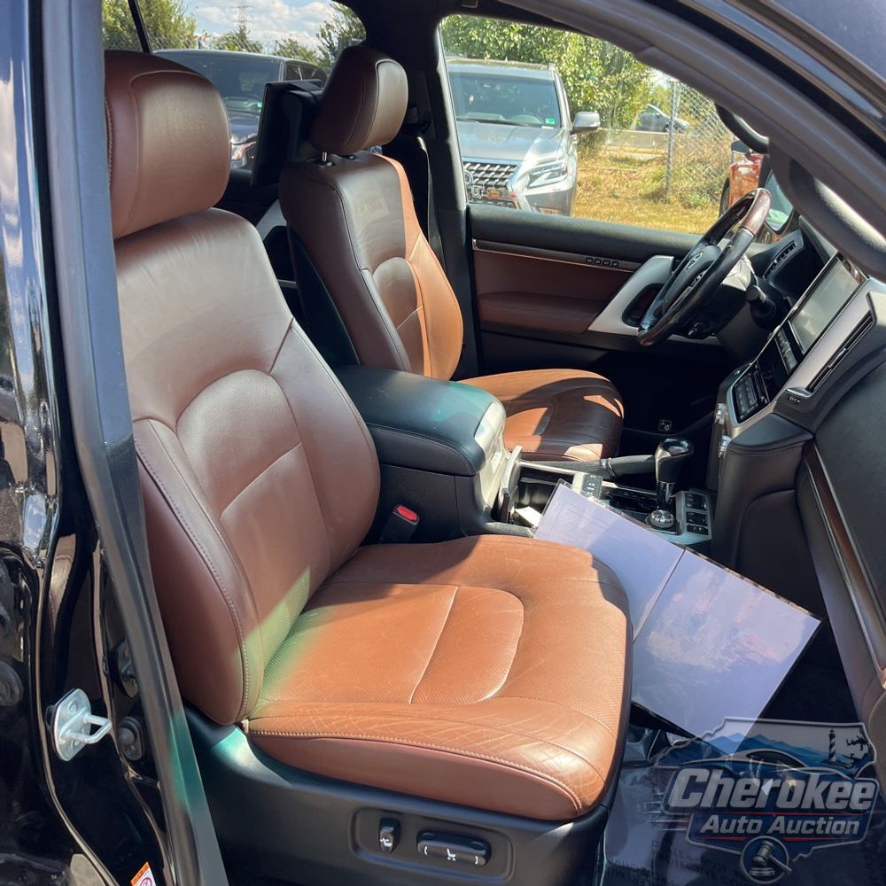2017 Toyota Land Cruiser Base