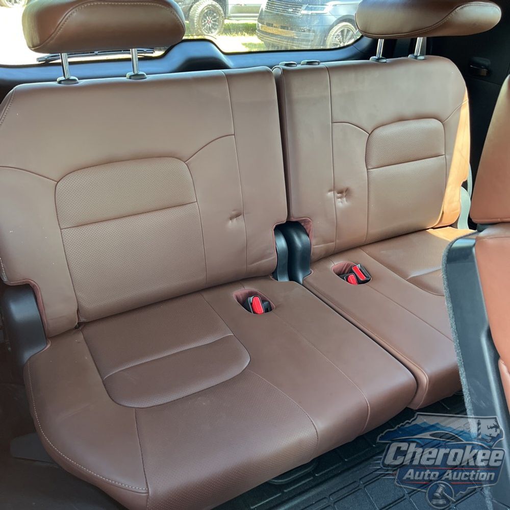 2017 Toyota Land Cruiser Base