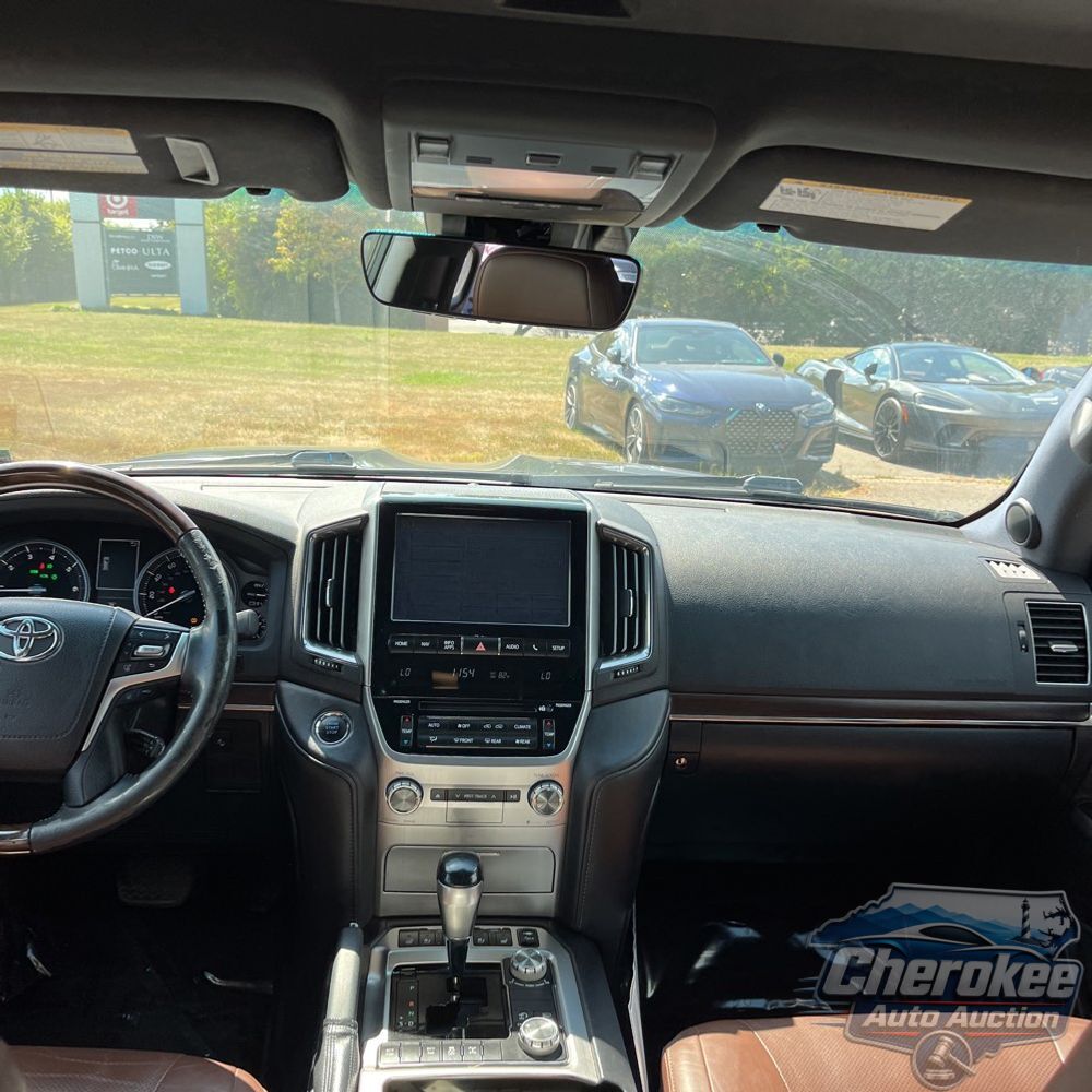 2017 Toyota Land Cruiser Base