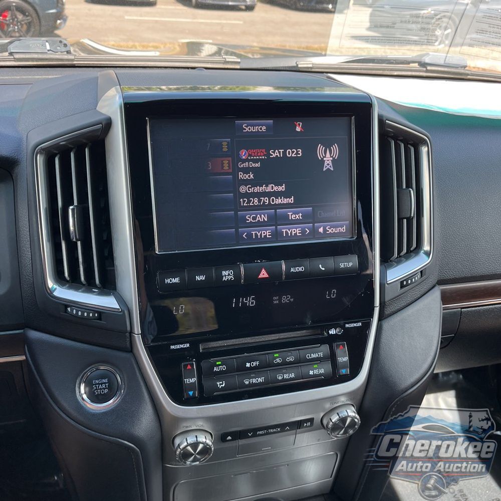 2017 Toyota Land Cruiser Base