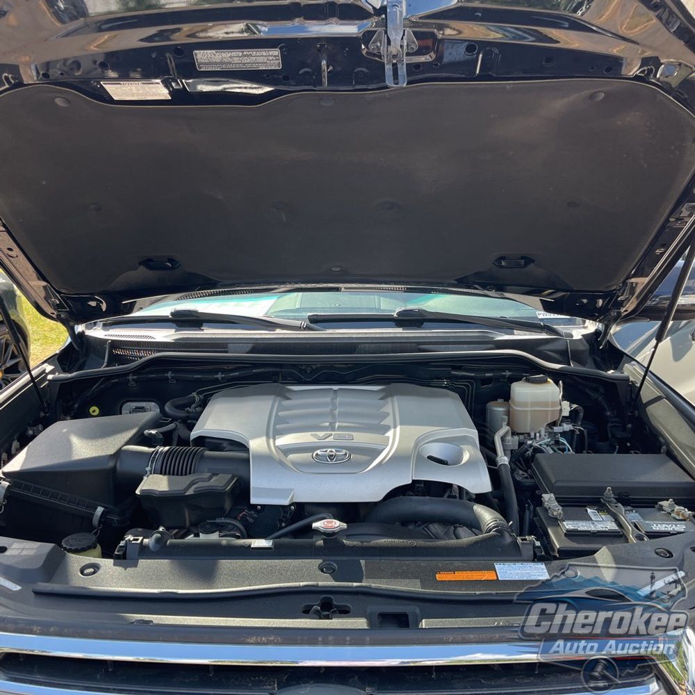 2017 Toyota Land Cruiser Base
