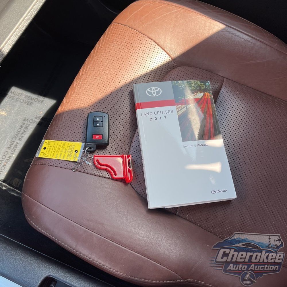 2017 Toyota Land Cruiser Base