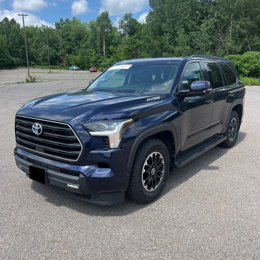 2024 Toyota Sequoia SR5