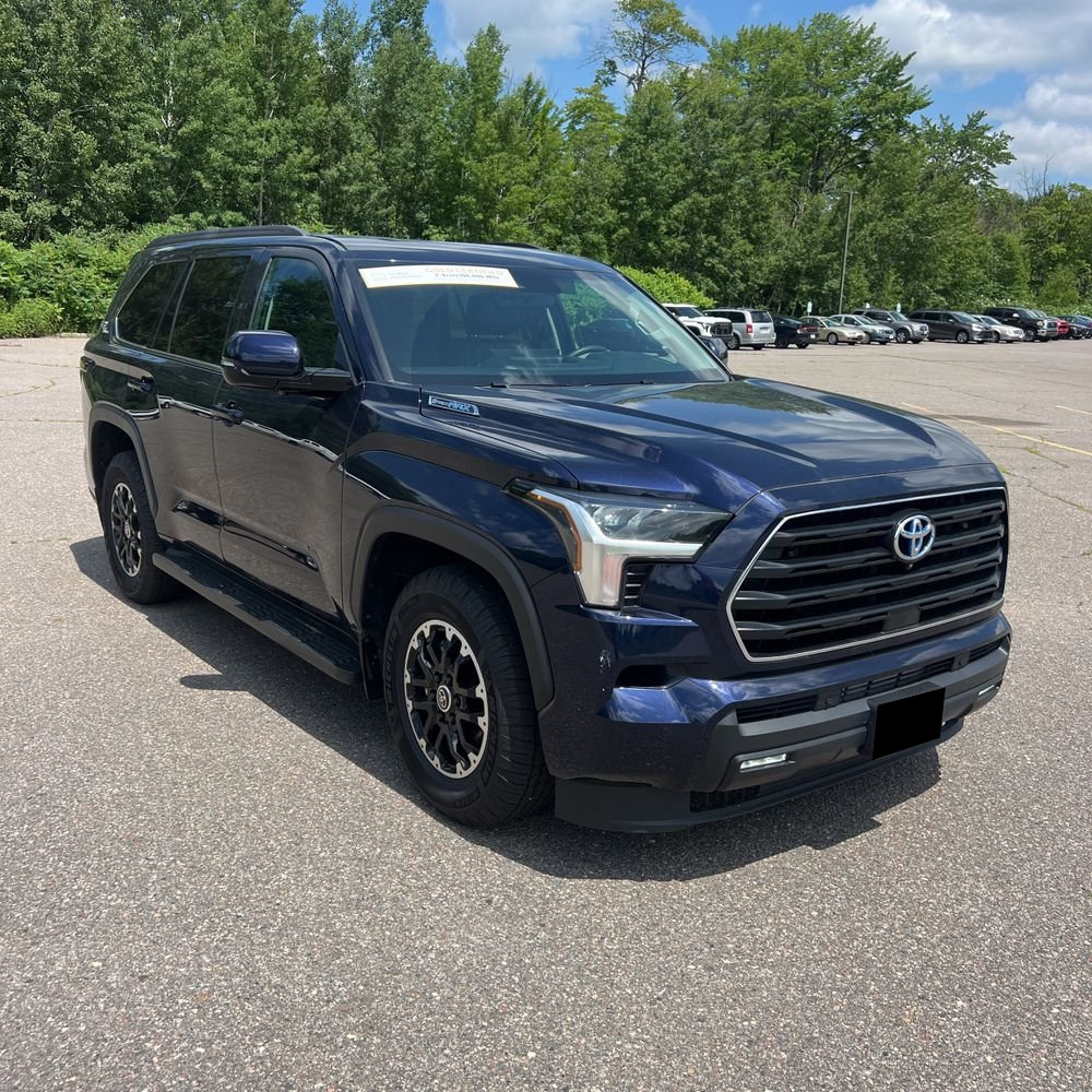 2024 Toyota Sequoia SR5