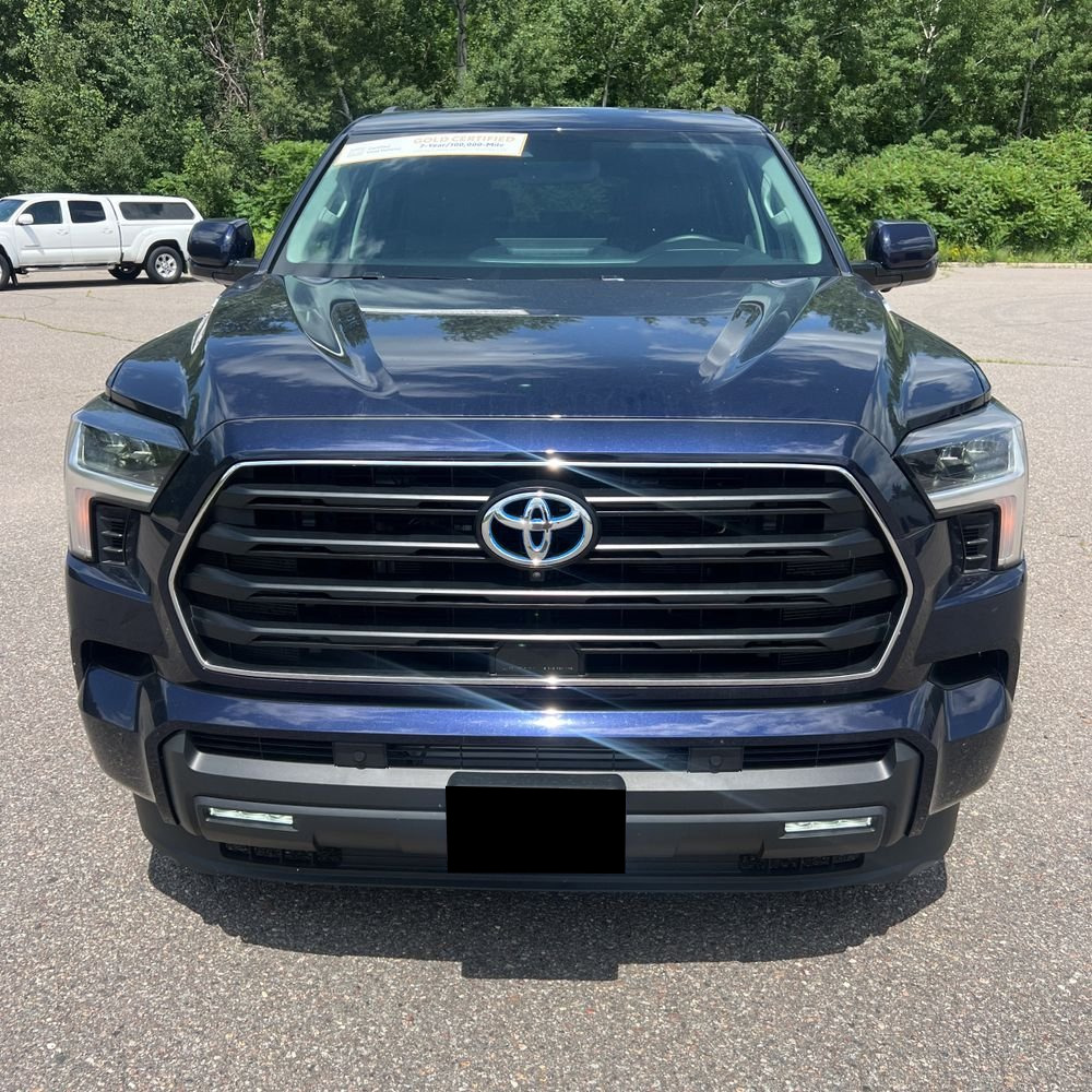 2024 Toyota Sequoia SR5
