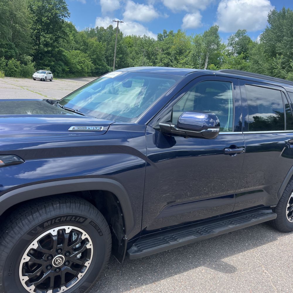 2024 Toyota Sequoia SR5