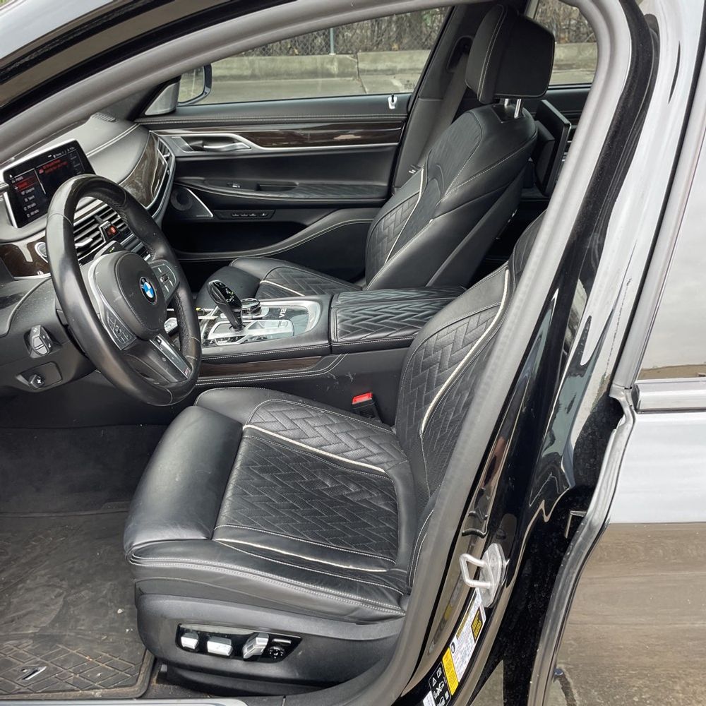 2022 BMW 7-Series M760xi