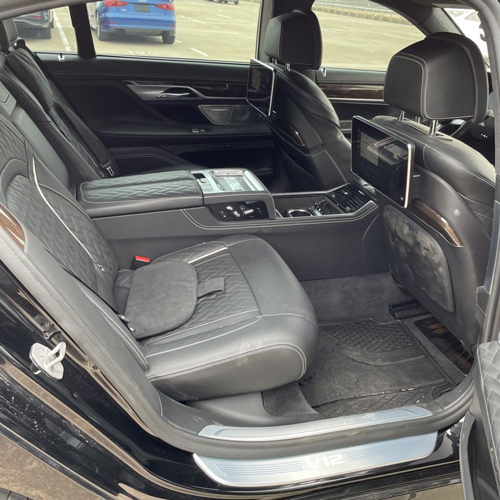 2022 BMW 7-Series M760xi