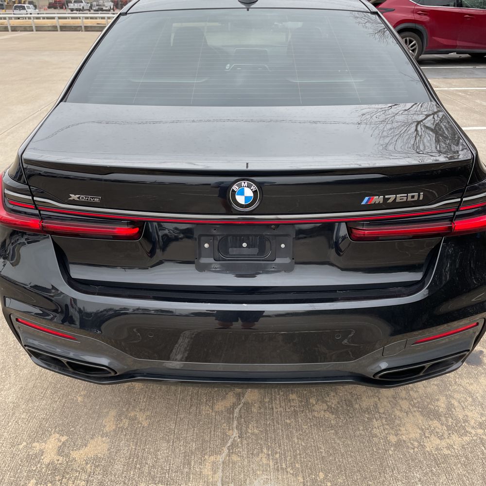 2022 BMW 7-Series M760xi