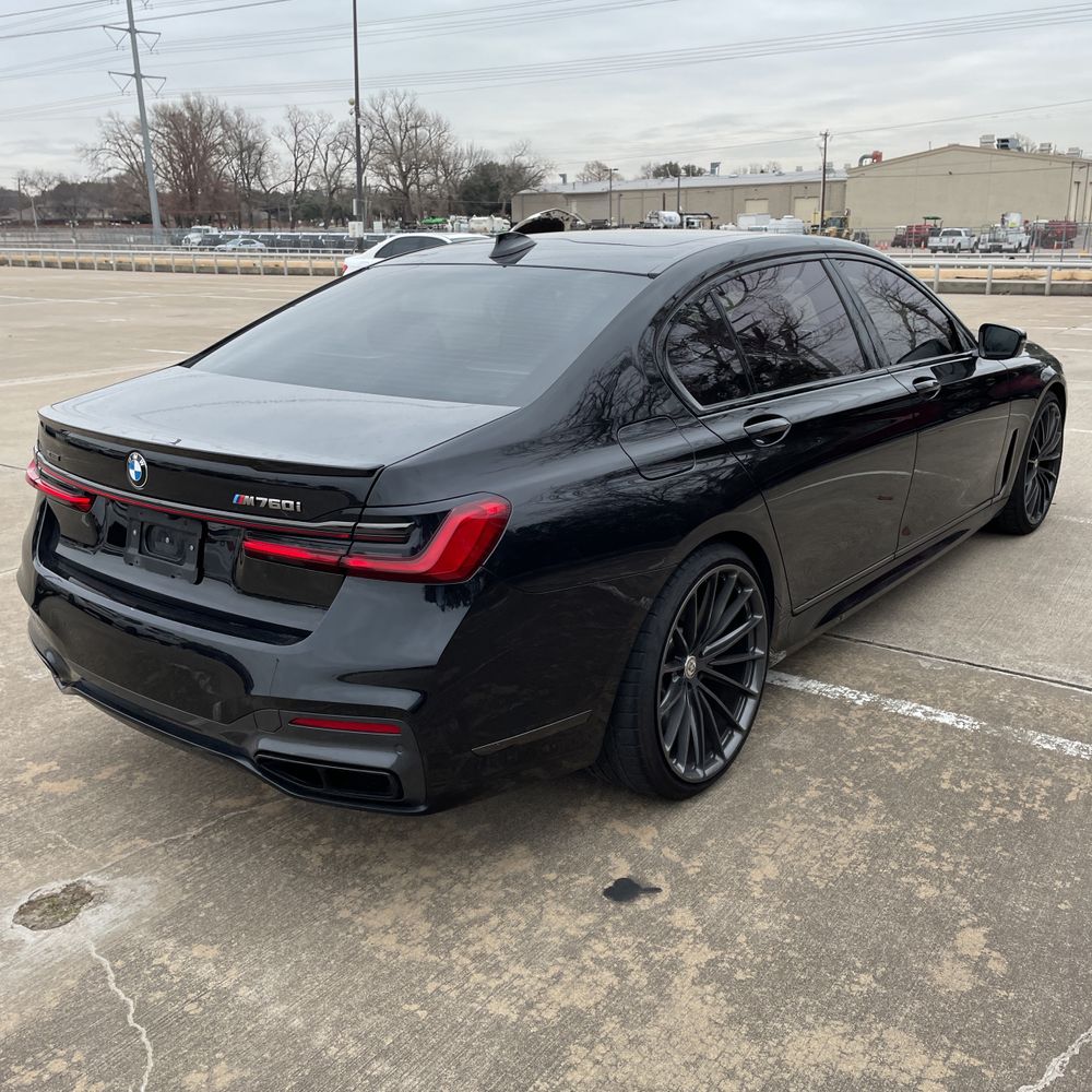 2022 BMW 7-Series M760xi